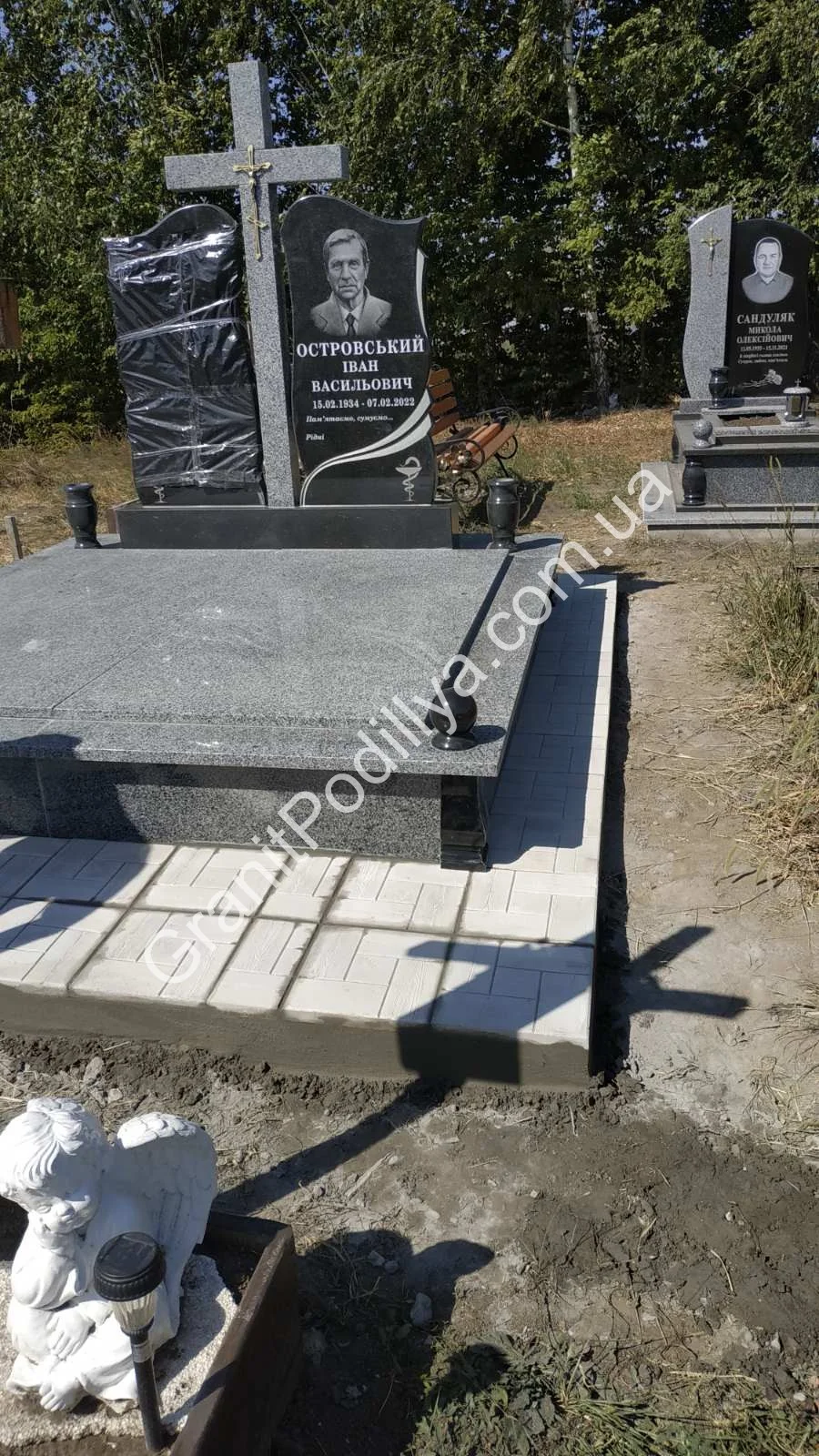 Подвійний пам'ятник з граніту - Кам'янець-Подільський | GranitPodillya